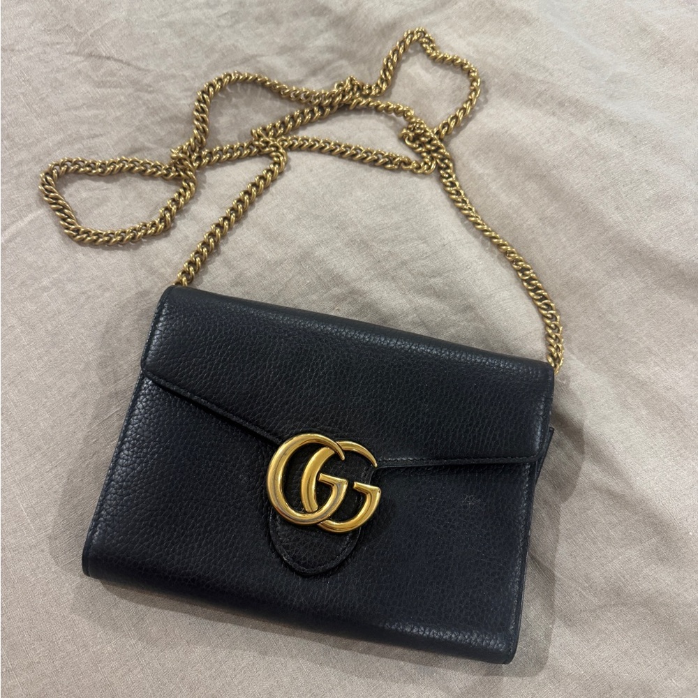 Gucci calfskin GG Marmont wallet on chainLENGTH 7.75 in HEIGHT 5.5 in WIDTH 1.25